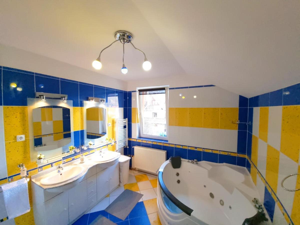 סינאיה Marble Villa: Luxury Estate - Central But Intimate מראה חיצוני תמונה